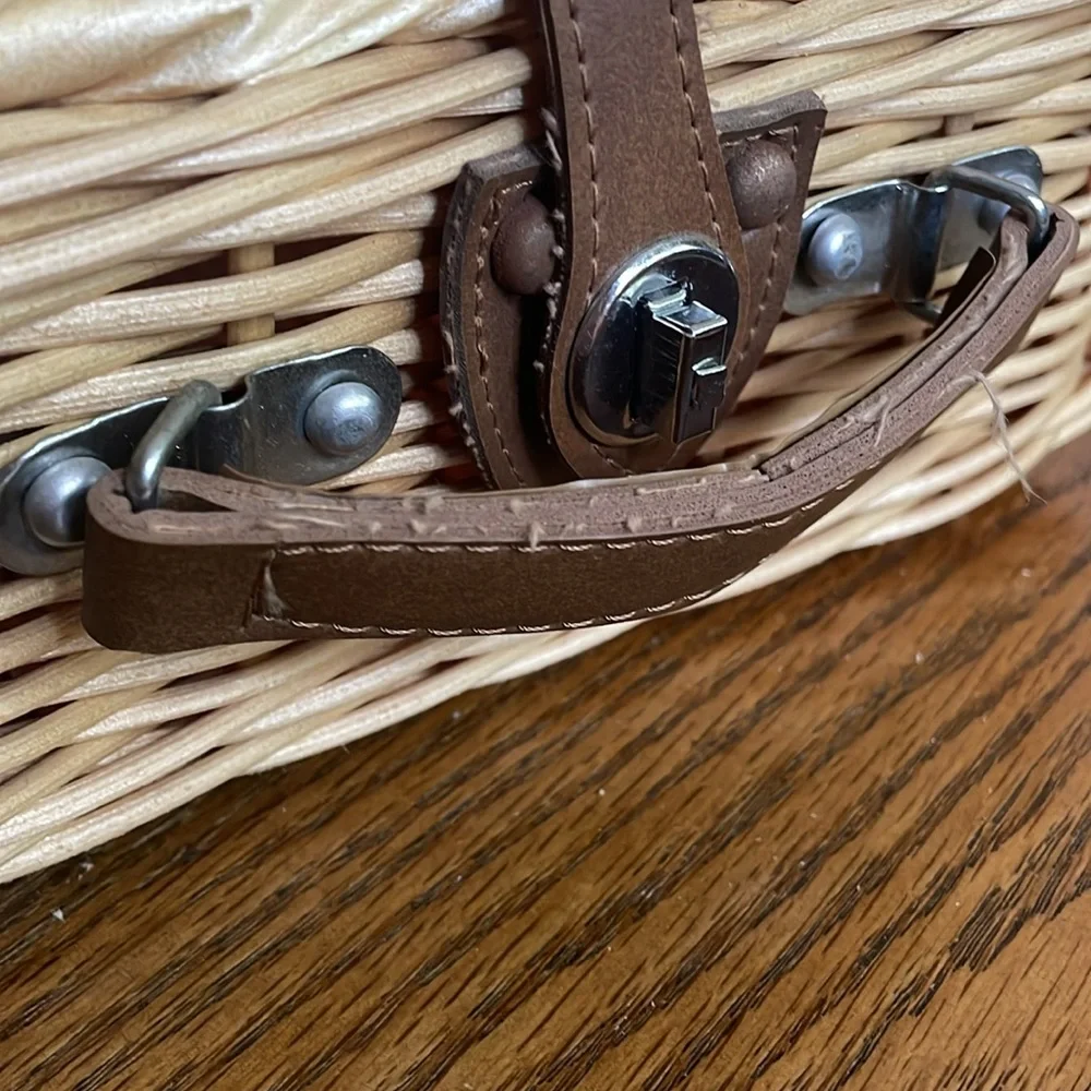 Vintage Wicker Basket Clutch, GUC - Picture 8 of 9